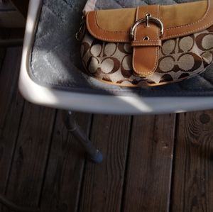 COACH PURSE HAND BAG/ CROSSBODY